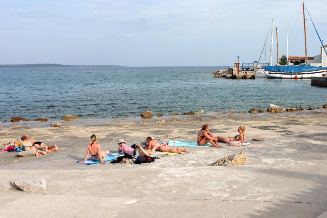 Apartments And Rooms By The Sea Nerezine, Losinj - 11815 Ngoại thất bức ảnh