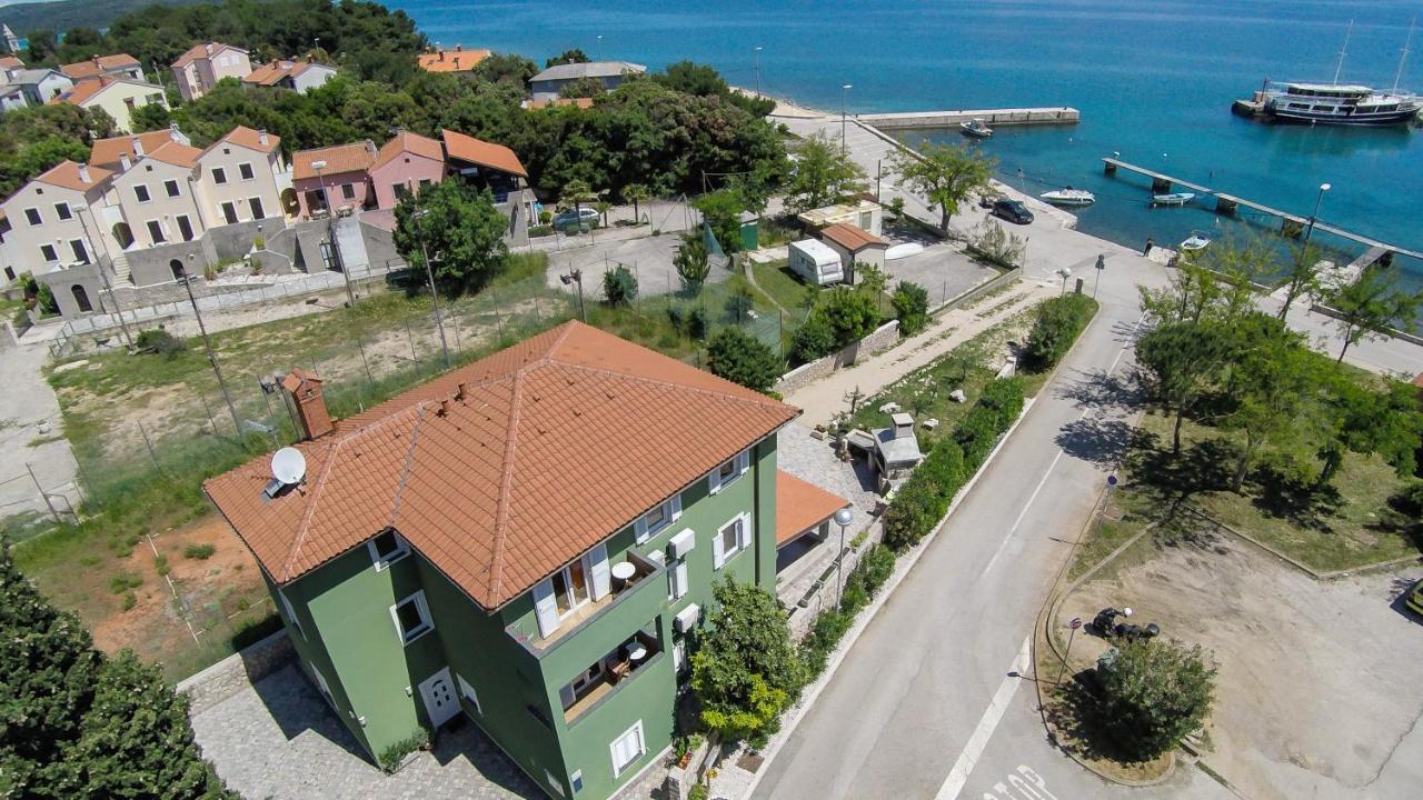 Apartments And Rooms By The Sea Nerezine, Losinj - 11815 Ngoại thất bức ảnh