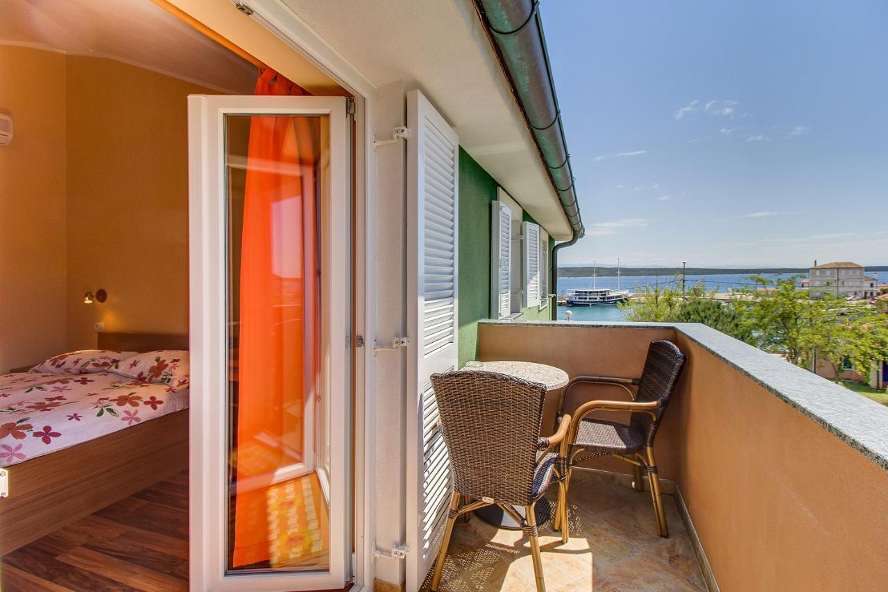 Apartments And Rooms By The Sea Nerezine, Losinj - 11815 Ngoại thất bức ảnh