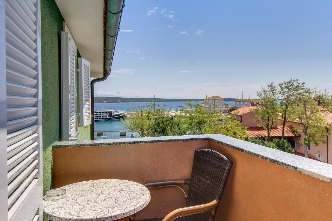 Apartments And Rooms By The Sea Nerezine, Losinj - 11815 Ngoại thất bức ảnh
