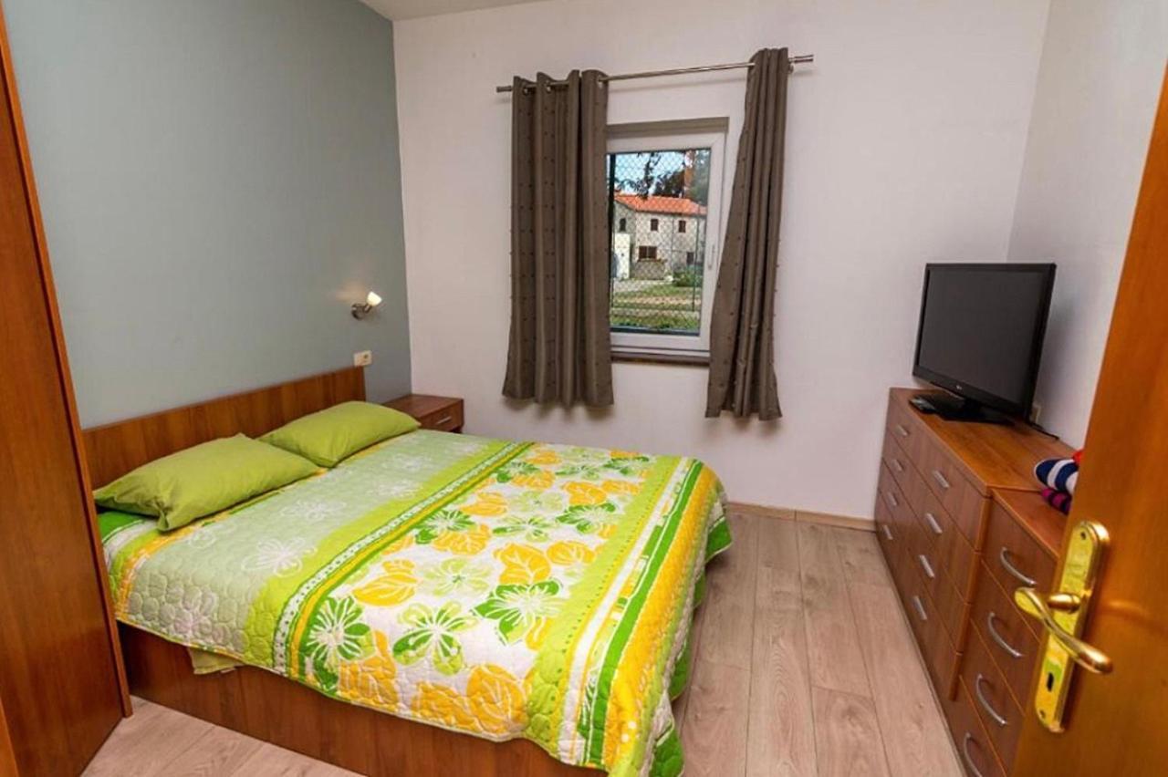 Apartments And Rooms By The Sea Nerezine, Losinj - 11815 Ngoại thất bức ảnh