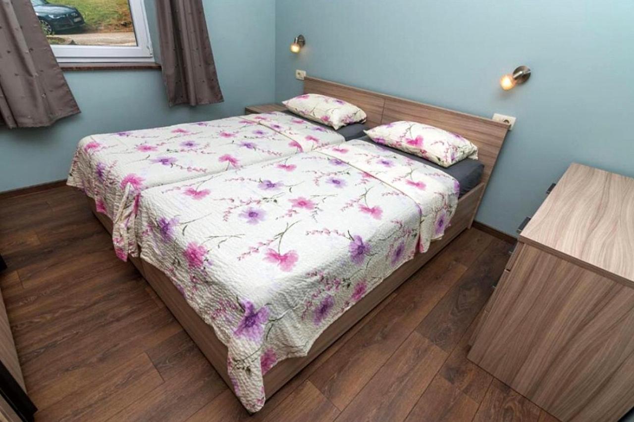 Apartments And Rooms By The Sea Nerezine, Losinj - 11815 Ngoại thất bức ảnh